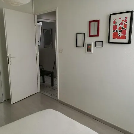 Nicolas I, 53m2, Chambre, Parking Prive Гренобль