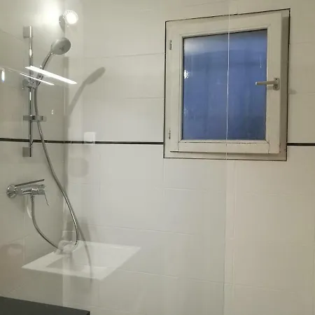 Nicolas I, 53m2, Chambre, Parking Prive