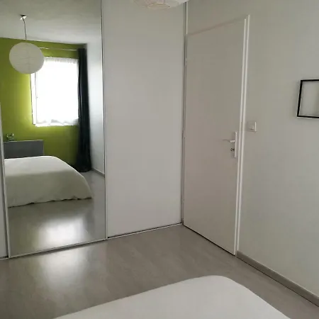 Nicolas I, 53m2, Chambre, Parking Prive * Гренобль