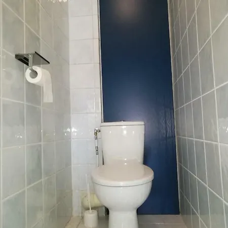 Nicolas I, 53m2, Chambre, Parking Prive Апартаменты