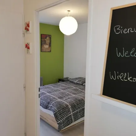 Nicolas I, 53m2, Chambre, Parking Prive Апартаменты Гренобль