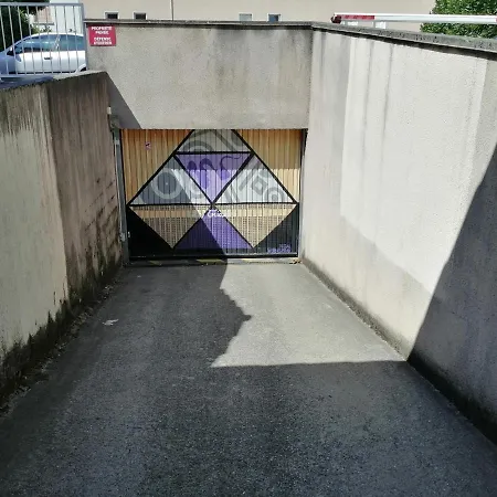 Nicolas I, 53m2, Chambre, Parking Prive