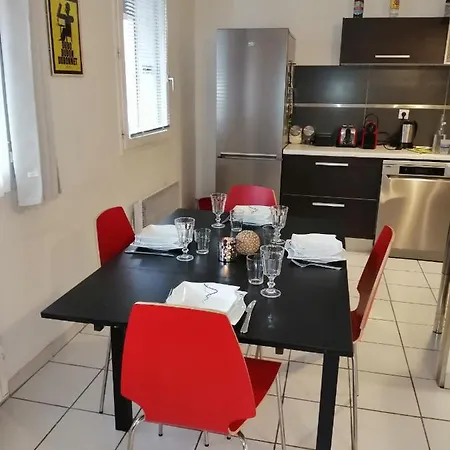 Nicolas I, 53m2, Chambre, Parking Prive * Гренобль
